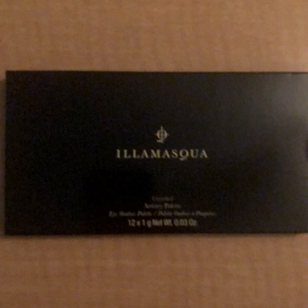 Illamasqua Nude Unveiled Artistry Eyeshadow Palette